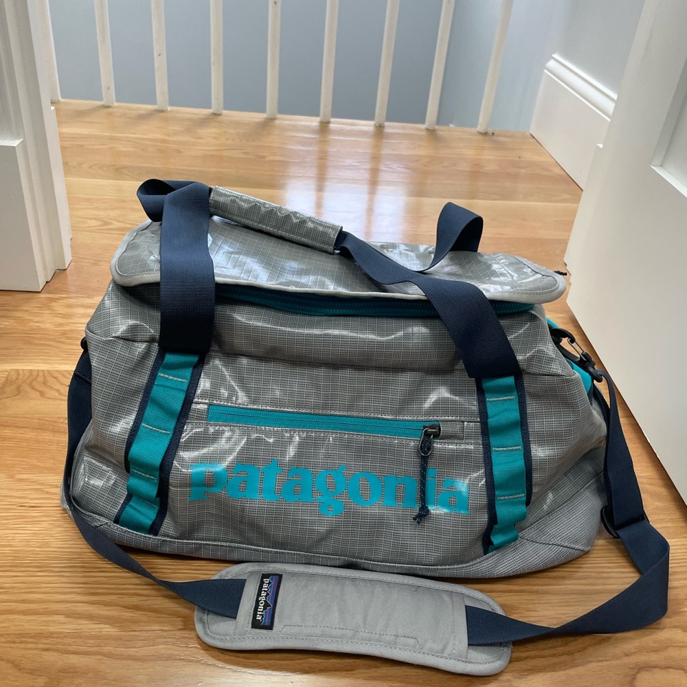 Patagonia black hole duffle 45L
